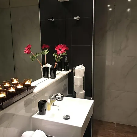 Gq & Club - Adults Only Hotel 4*